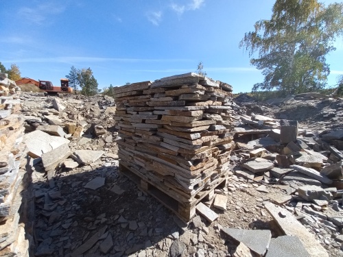 Плитняк златолит серебристый для мощения на бетон купить в Ижевске