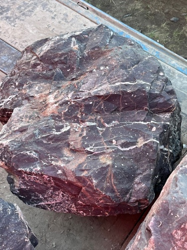 Камни для ландшафтного дизайна красно-фиолетовые 10-60 килограмм купить в Ижевске