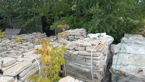 Плитняк галтованный гранитный для ландшафтного дизайна купить в Ижевске