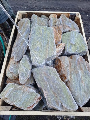 Златолит жёлтый, жёлто-зелёный глыбки и валуны для ланшафтного дизайна купить в Ижевске