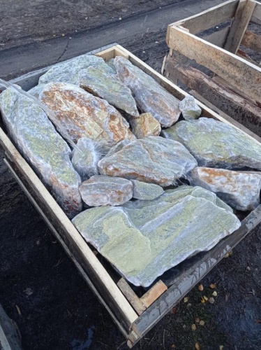 Златолит жёлтый, жёлто-зелёный глыбки и валуны для ланшафтного дизайна купить в Ижевске