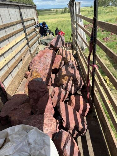 Ландшафтные глыбы красно-фиолетовые 200-1000 килограмм купить в Ижевске