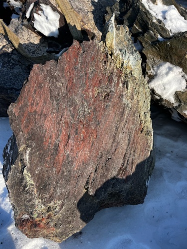 Ландшафтные глыбы красно-фиолетовые 200-1000 килограмм купить в Ижевске