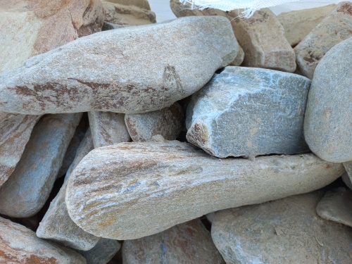 Златолит жёлтый, жёлто-зелёный глыбки и валуны для ланшафтного дизайна купить в Ижевске