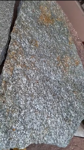 Плитняк златолит серебристый для цоколя, отмостки купить в Ижевске