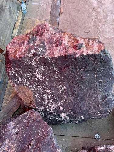 Камни для ландшафтного дизайна красно-фиолетовые 10-60 килограмм купить в Ижевске