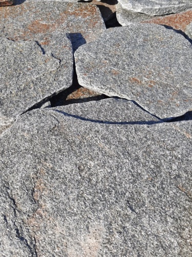 Златолит серебристый галтованный для лестниц купить в Ижевске