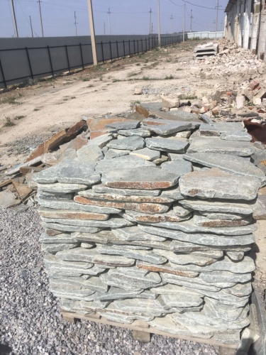 Златолит серебристый галтованный для лестниц купить в Ижевске