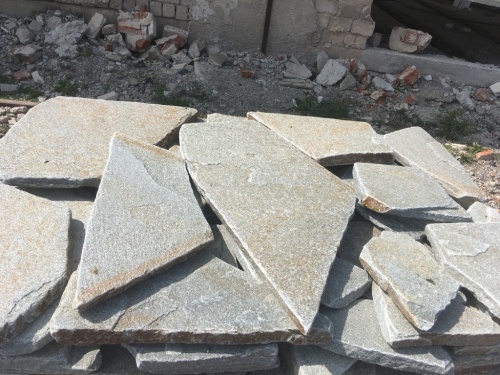 Златолит серебристый галтованный для лестниц купить в Ижевске